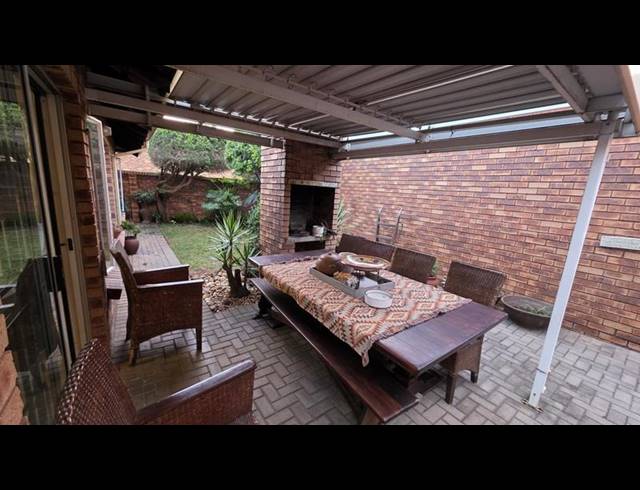 3 BEDROOM TOWNHOUSE FOR SALE IN MAGALIESKRUIN